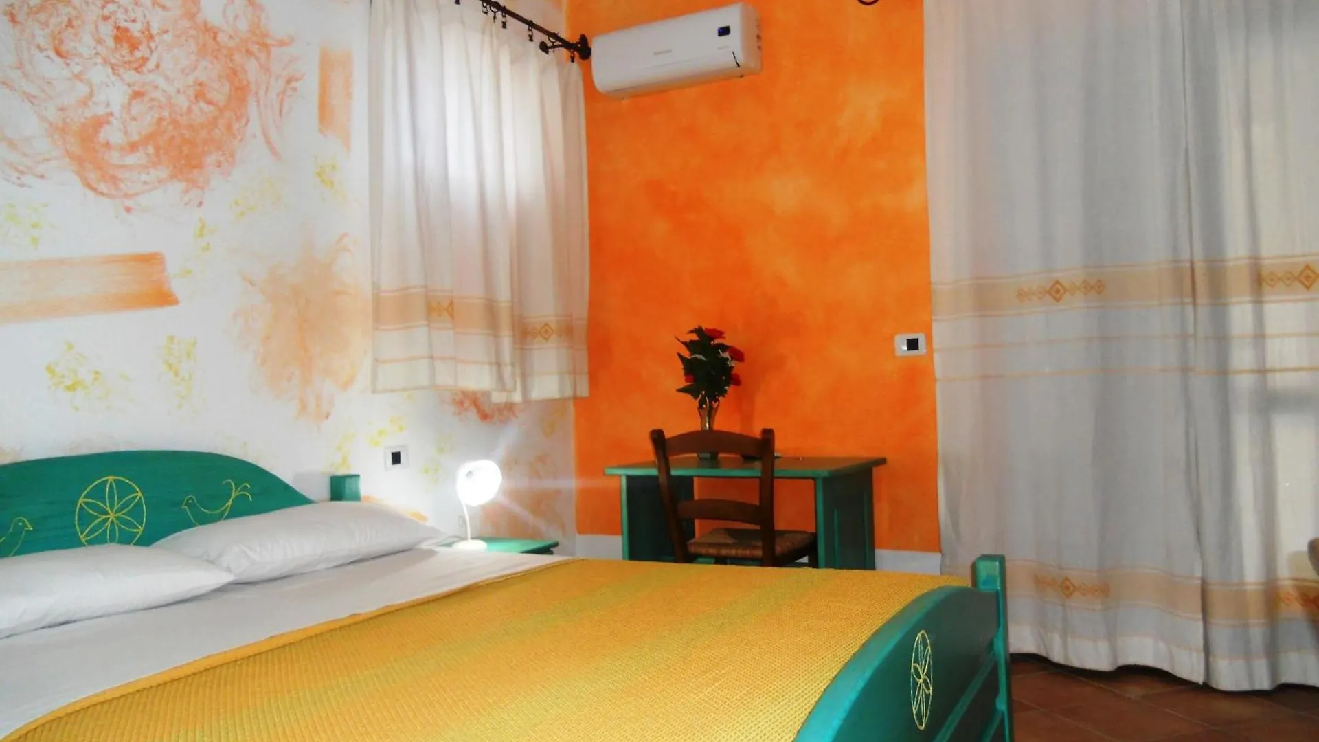 Arena Bianca Bed and Breakfast La Caletta 0*,  Italia